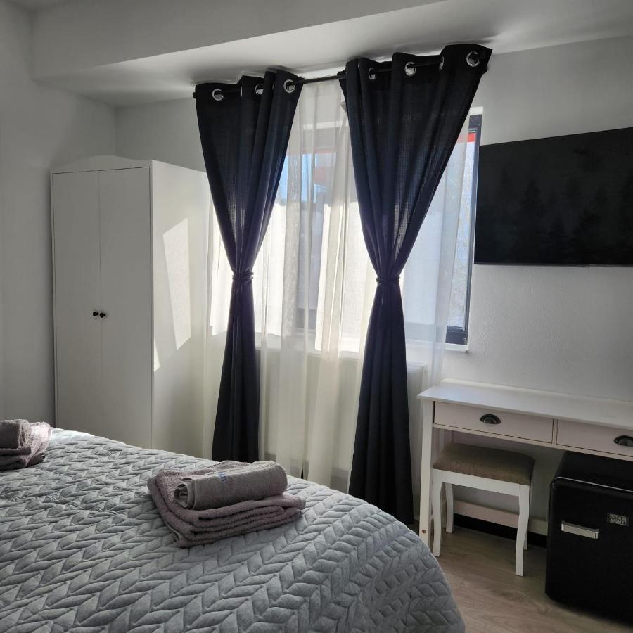 My Room Accommodation Curtea de Argeş Buitenkant foto