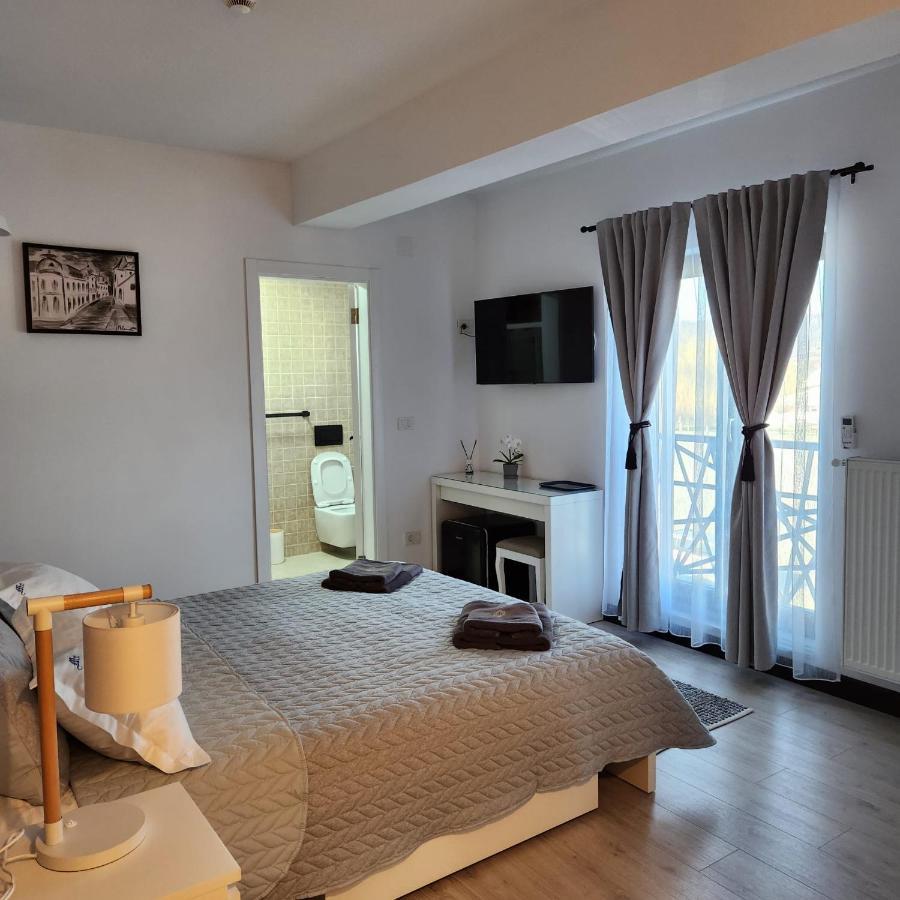 My Room Accommodation Curtea de Argeş Buitenkant foto